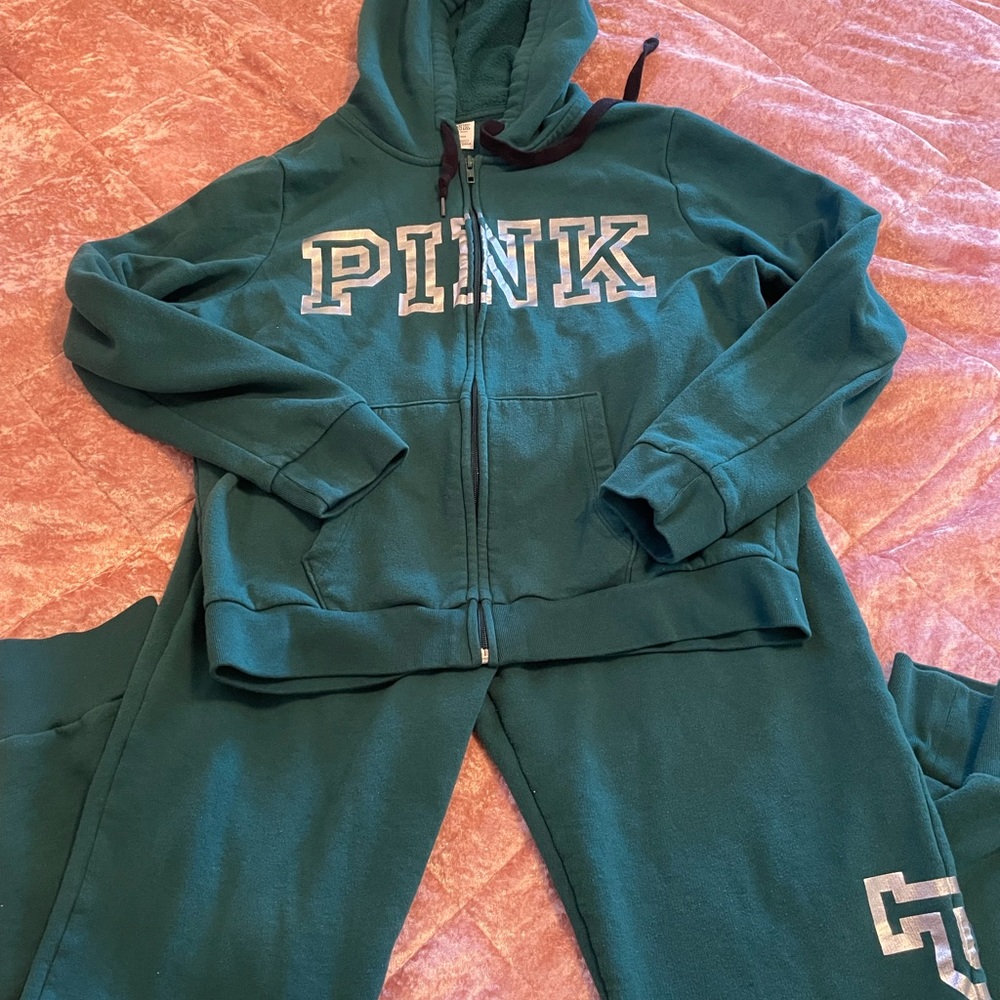 VS Pink outfit